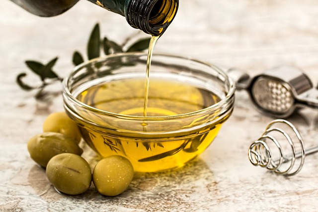 olivový olej na zálivku.jpg